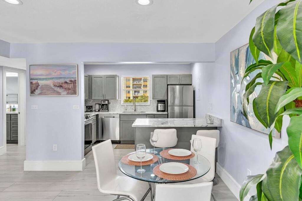 Apartment One Bedroom Steps Away From The Beach! Sunny Isles Beach